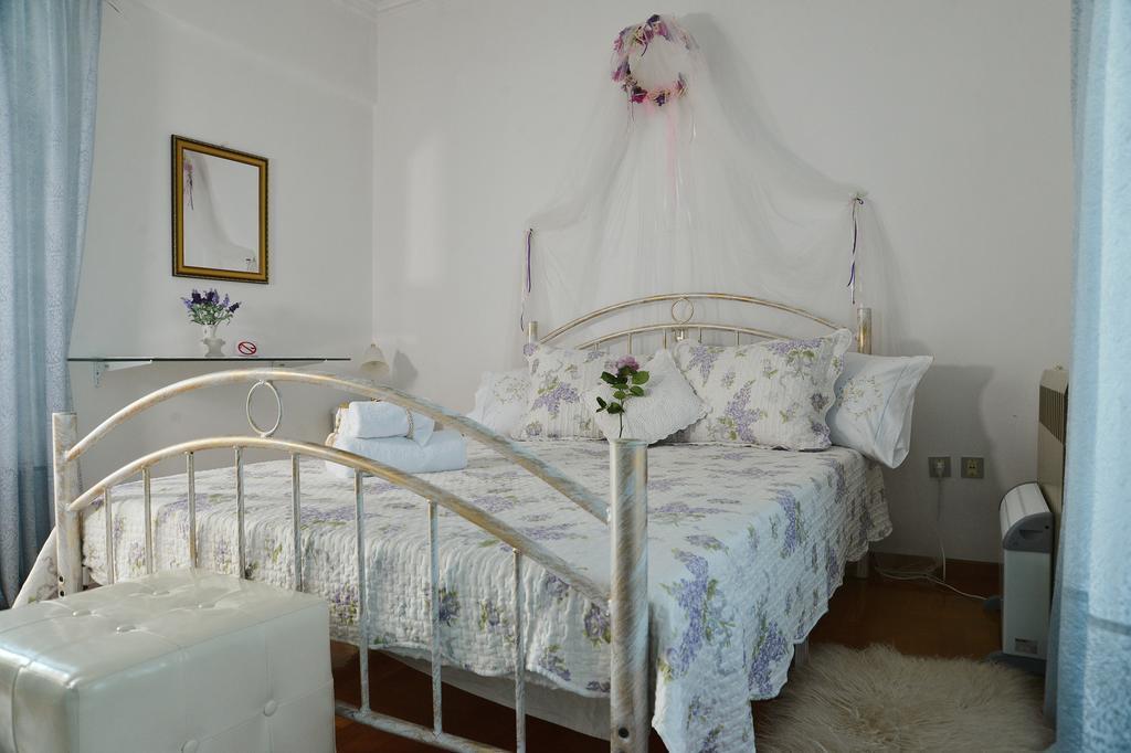 Noble Inn Loutráki Quarto foto